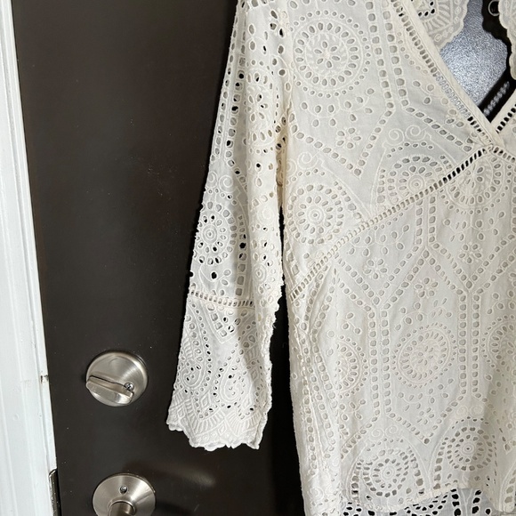 Sezane White Lace Button Back Blouse Daisy Scallop Size 36  or US Size 6 French - Picture 3 of 6